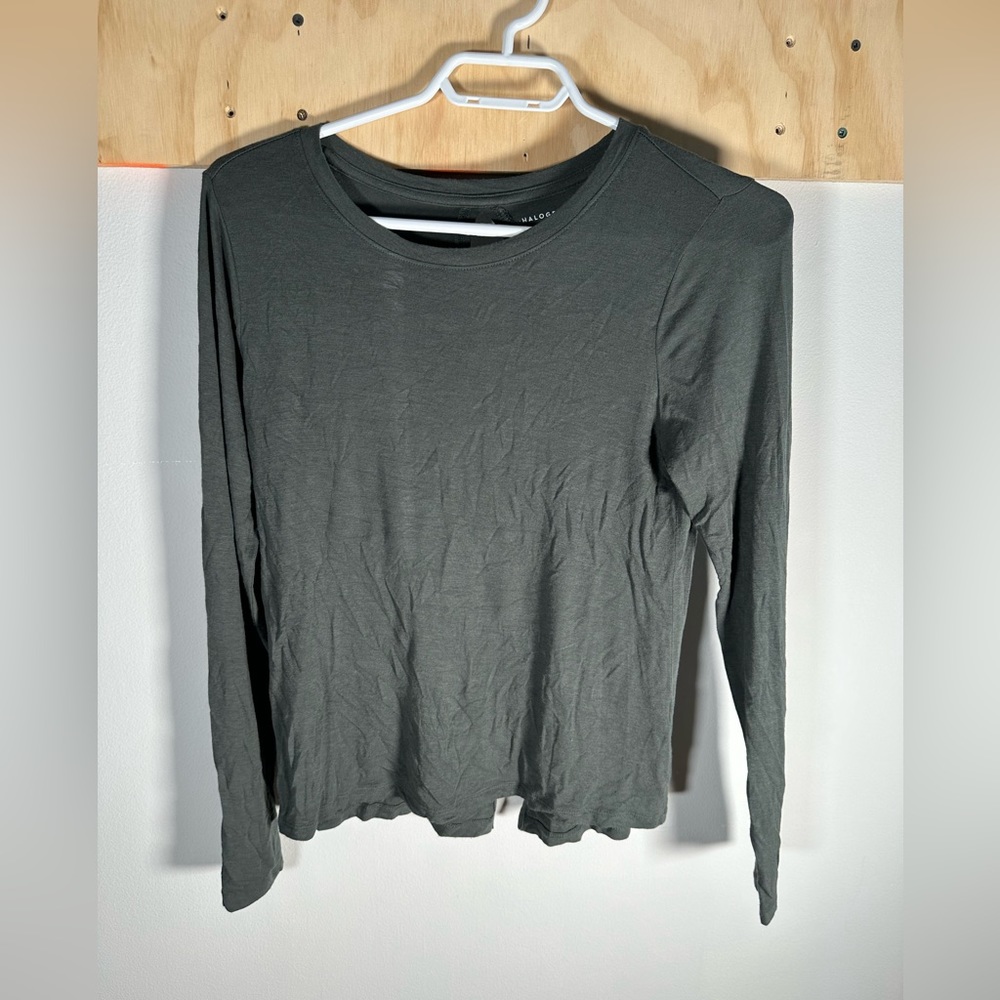 HALOGEN, long sleeved green top
